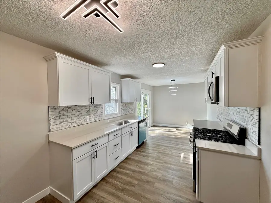 3301 Scott Avenue, Des Moines, IA 50317 - #2