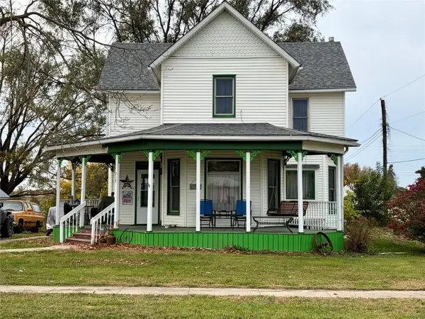 210 N Washington Avenue, Lacona, IA 50139