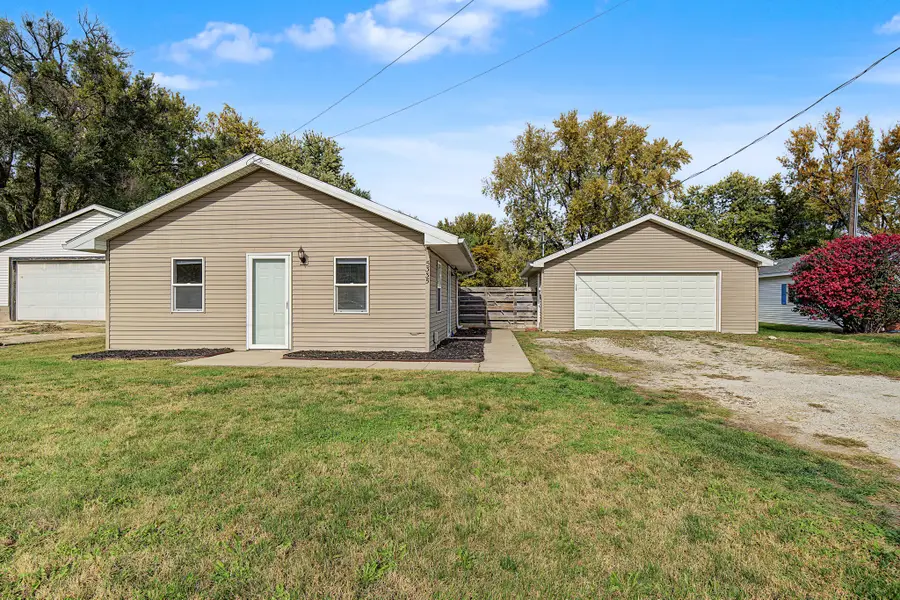 5335 NW 60th Avenue, Johnston, IA 50131 - #2