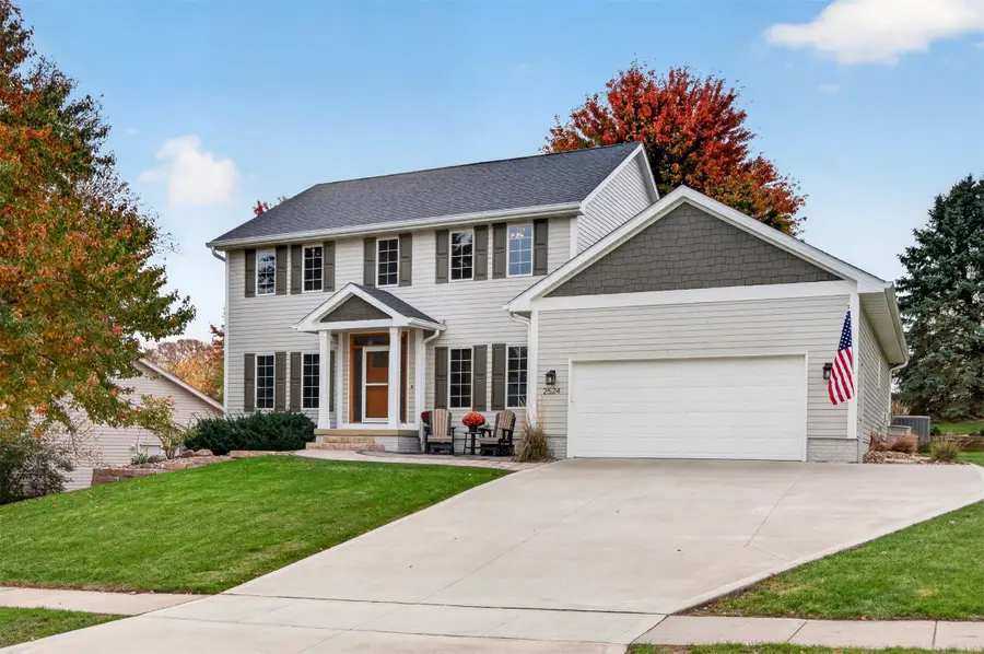 2524 Country Side Place, West Des Moines, IA 50265 - #2