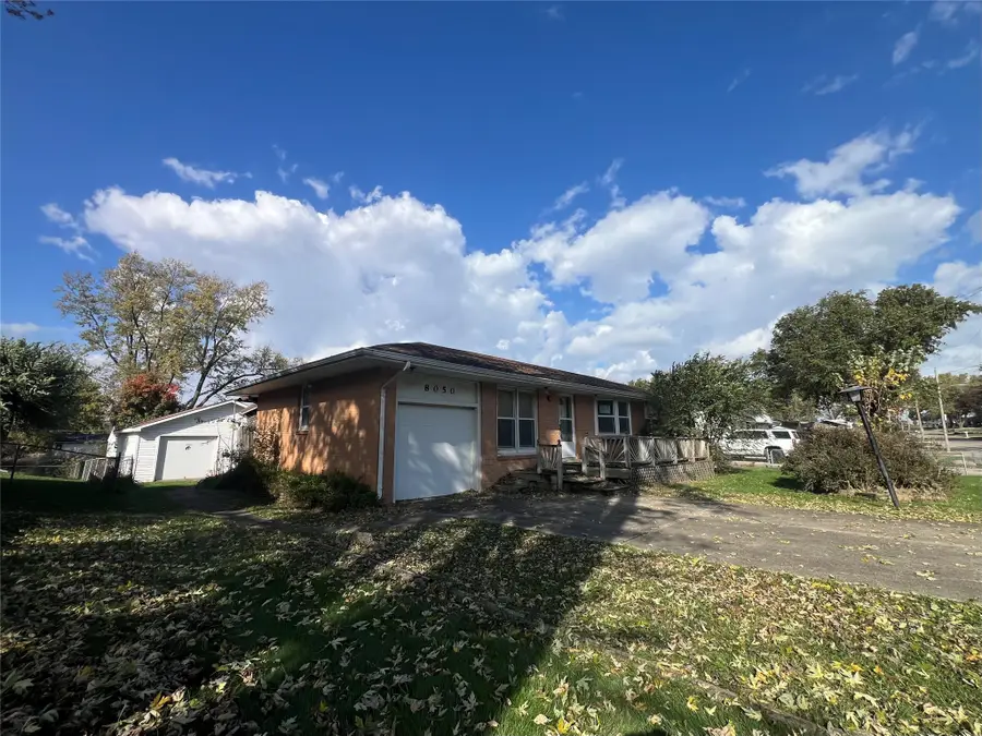 8050 Warren Drive, Des Moines, IA 50320 - #2