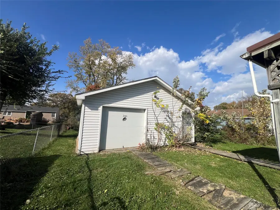 8050 Warren Drive, Des Moines, IA 50320 - #3
