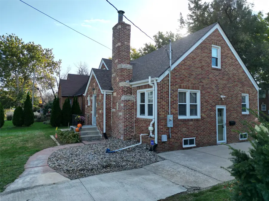 4706 Urbandale Avenue, Des Moines, IA 50310 - #2
