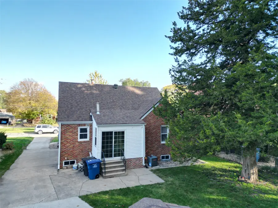 4706 Urbandale Avenue, Des Moines, IA 50310 - #3