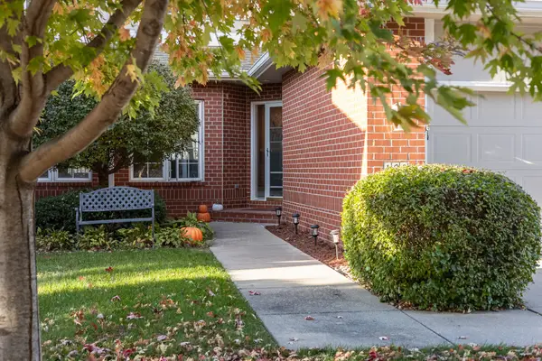 1500 Crown Colony Court #130, Des Moines, IA 50315