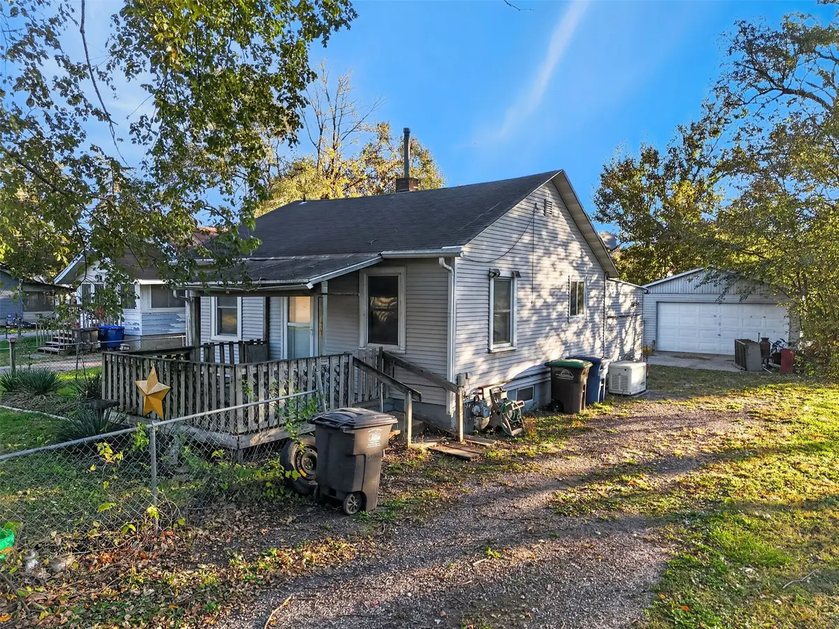 131 SE 33rd Court, Des Moines, IA 50317 - #1