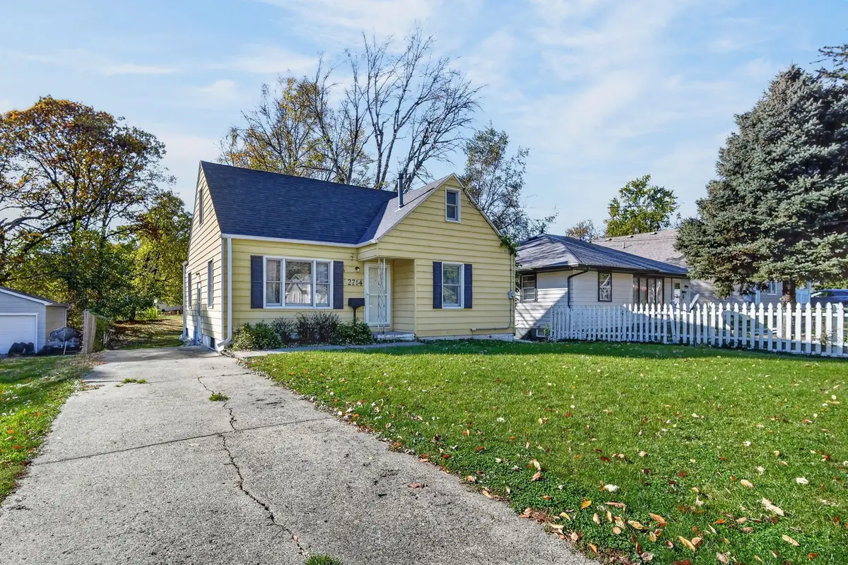 2714 Adams Avenue, Des Moines, IA 50310 - #1