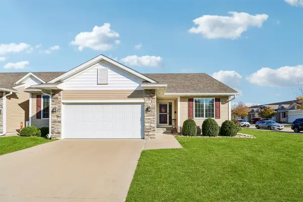 6051 Manchester Lane, Johnston, IA 50131