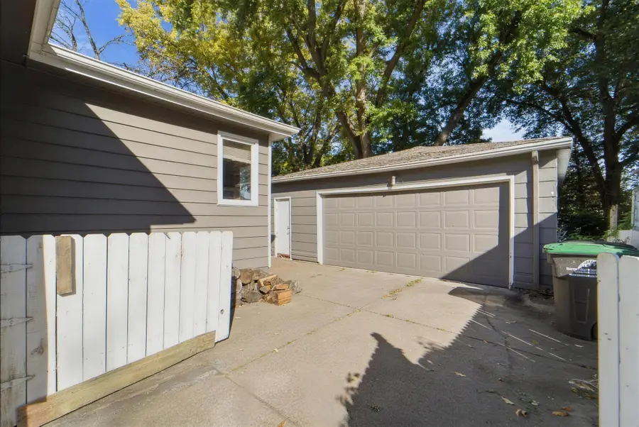 3819 N Union Street, Des Moines, IA 50316 - #2