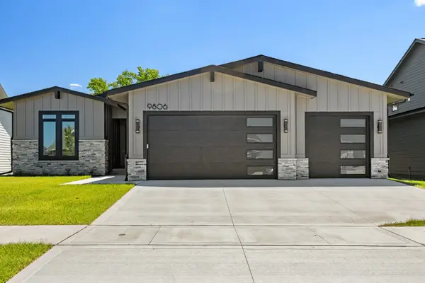9806 Watermeadow Circle, Johnston, IA 50131