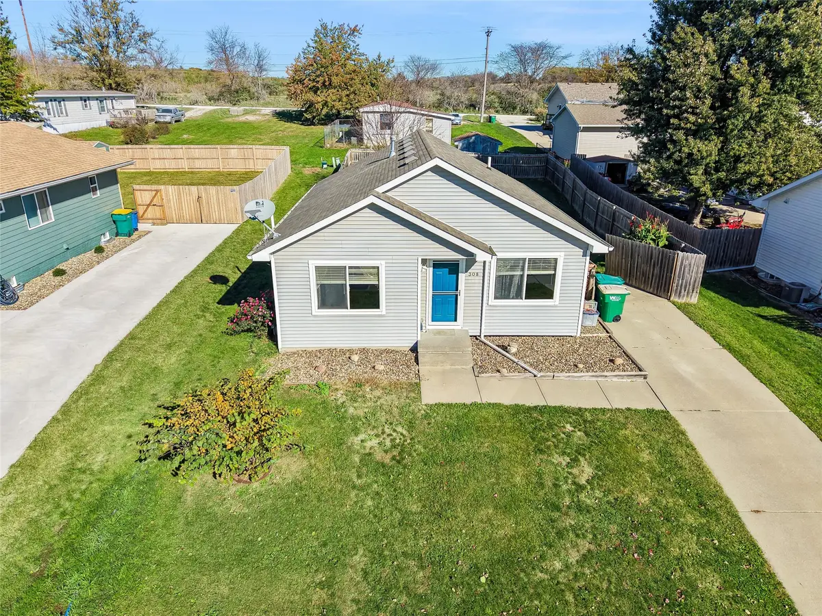 308 W 18th Place, Indianola, IA 50125 - #1