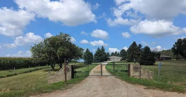 28321 South Ridge Road, Hinton, IA 51024
