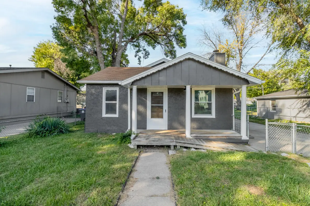 2008 Avenue E, Council Bluffs, IA 51501 - Image #1