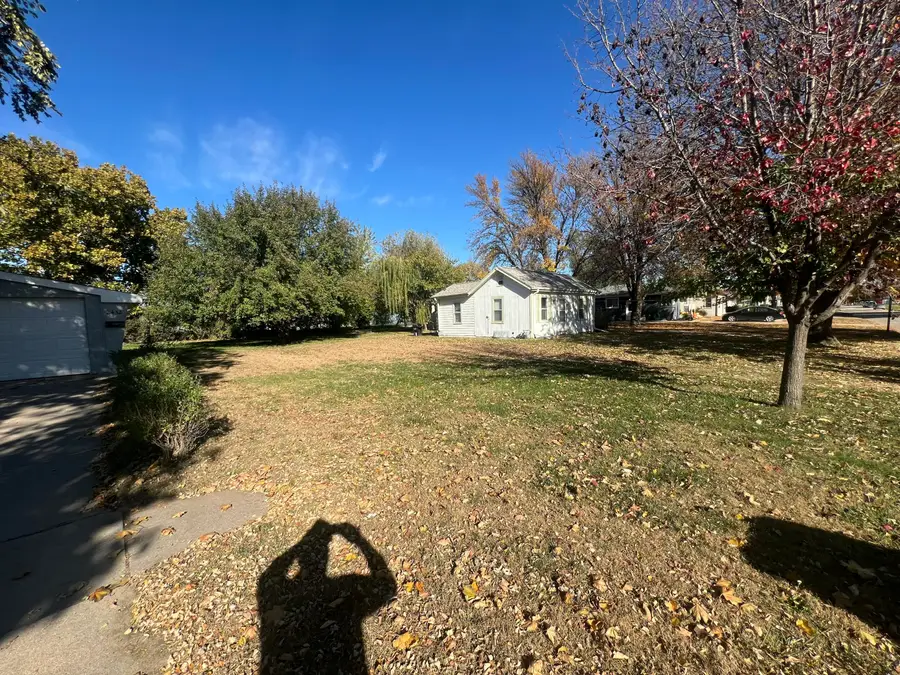 2432 Ave I, Council Bluffs, IA 51501 - Image #3