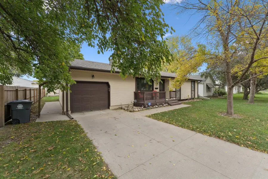 2122 Ave G, Council Bluffs, IA 51501 - Image #2