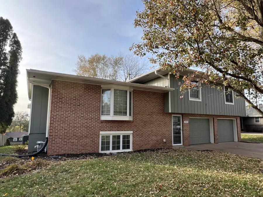 204 Wildwood Road, Council Bluffs, IA 51503 - Image #3