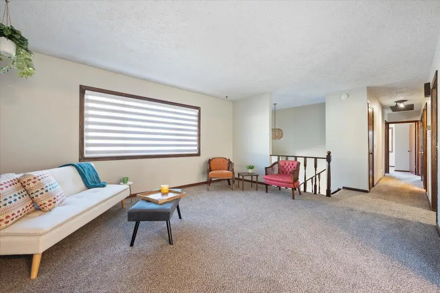 902 Valley Drive, Crescent, IA 51526 - Image #3