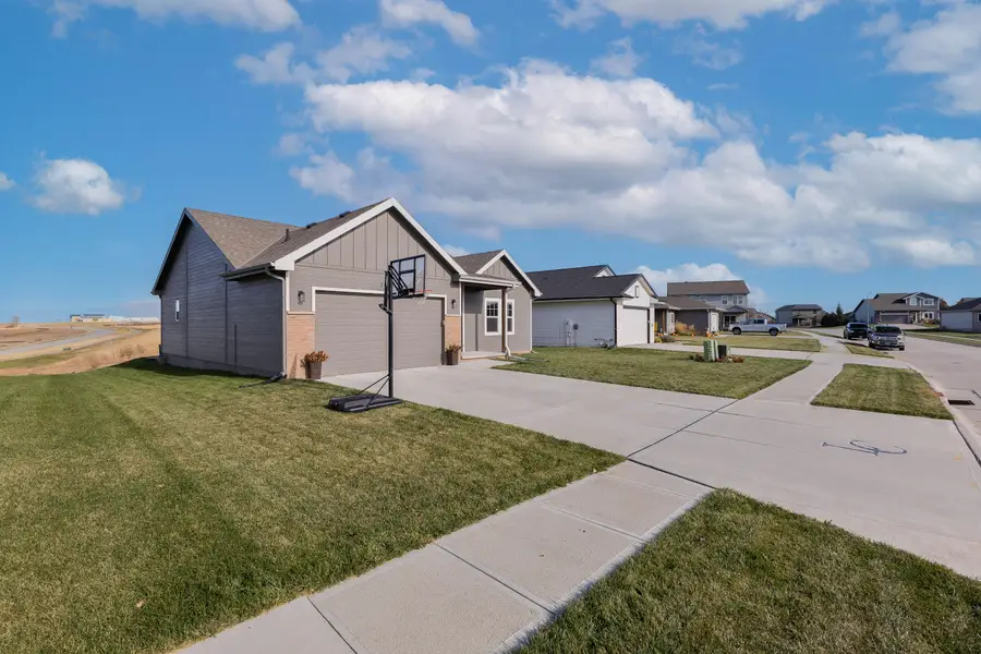 1046 Deveron Drive, Council Bluffs, IA 51503 - Image #2
