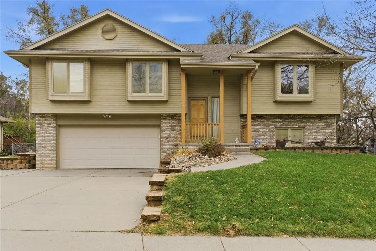 733 Parkwild Drive, Council Bluffs, IA 51503 - Image #1