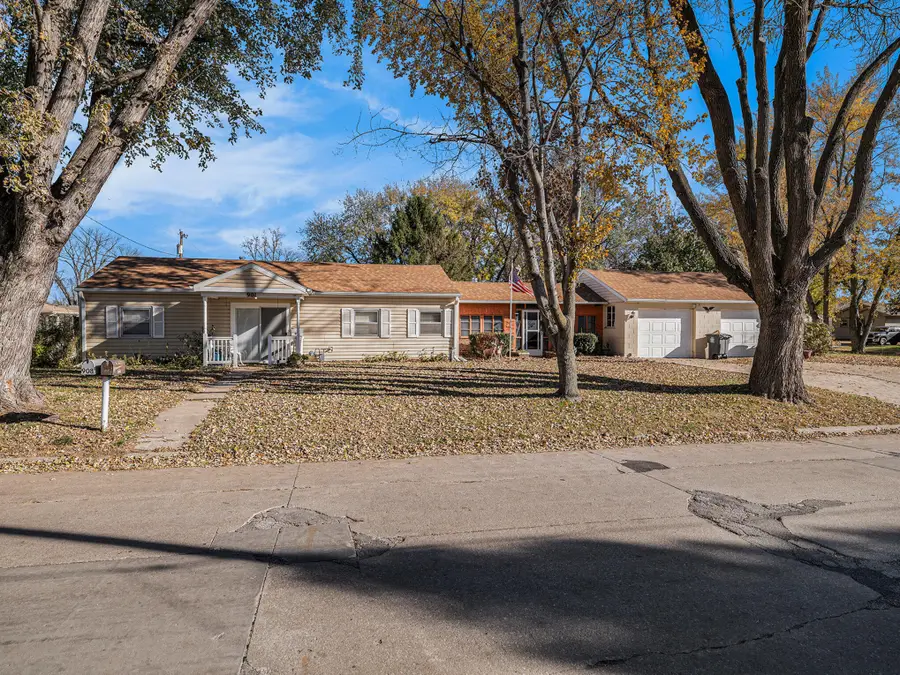 901 N 32nd Street, Council Bluffs, IA 51501 - Image #2