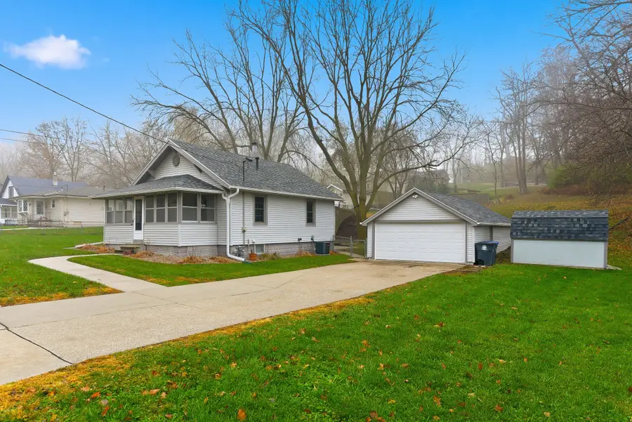 327 Spencer Avenue, Council Bluffs, IA 51503 - Image #3