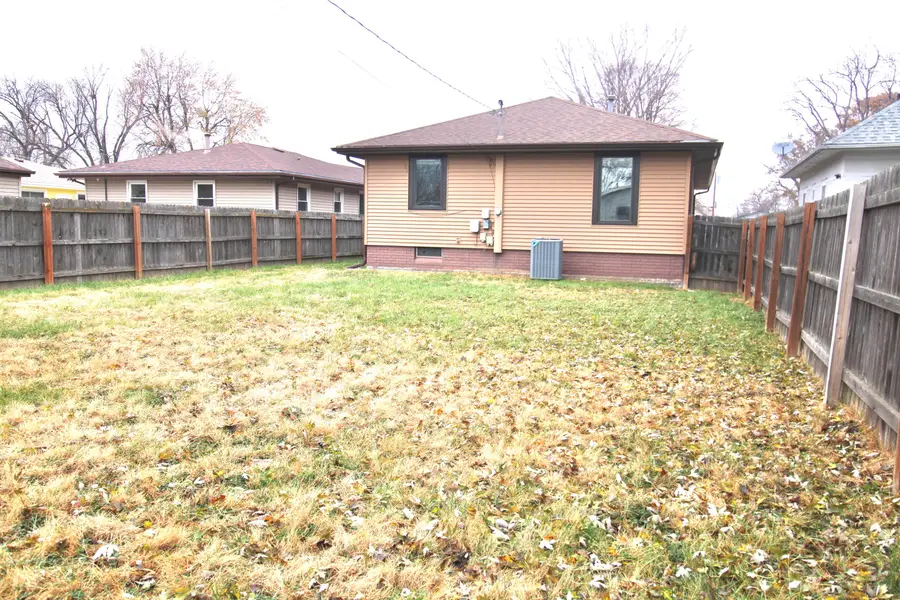 2547 Avenue H, Council Bluffs, IA 51501 - Image #2