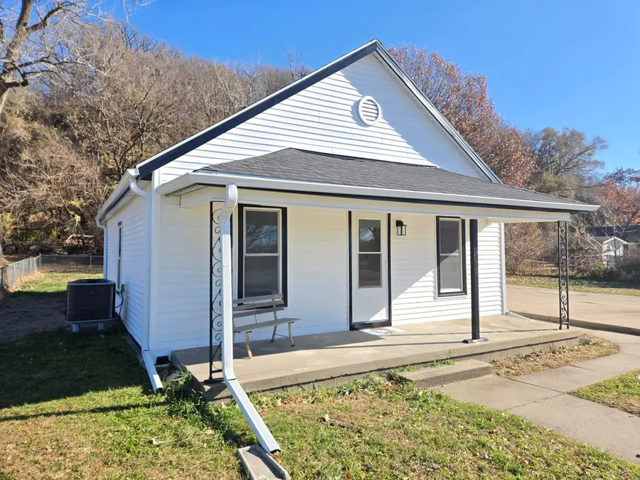 1433 N 8th Street, Council Bluffs, IA 51503 - Image #3