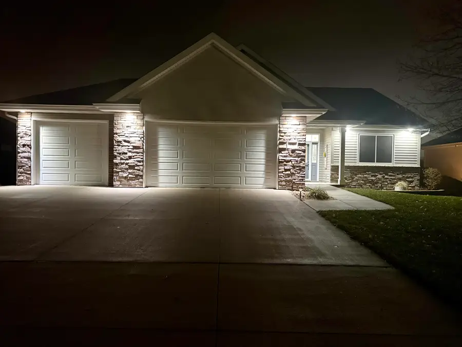 132 Traders Pointe Circle, Council Bluffs, IA 51501 - Image #2