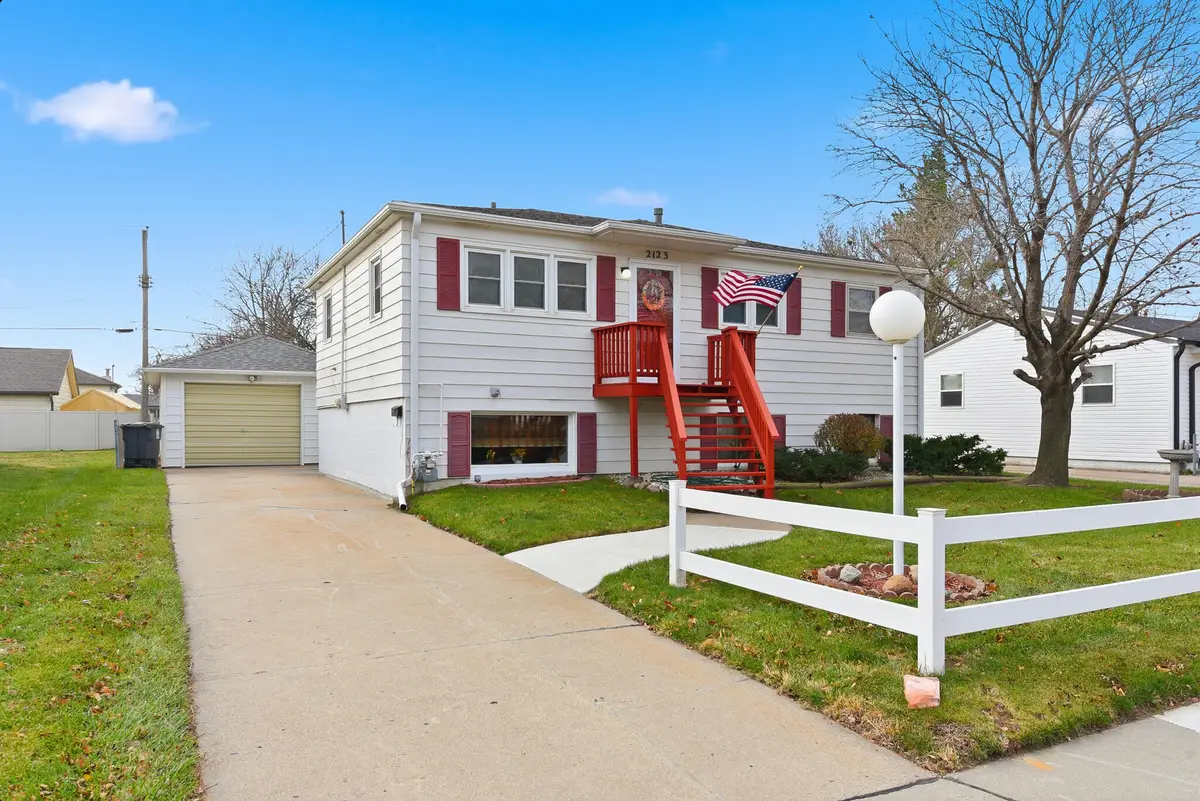 2123 Avenue N, Council Bluffs, IA 51501 - Image #1