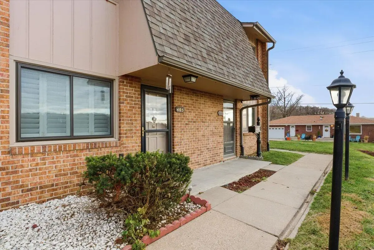 405 E Pierce Street, Council Bluffs, IA 51503 - Image #1