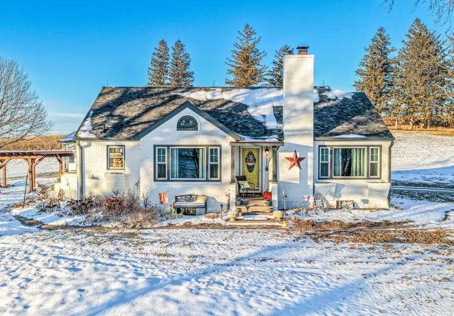 27566 Magnolia Road, Underwood, IA 51576 - Image #2