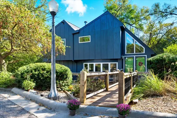 605 Ridge Rd N, COUNCIL BLUFFS, IA 51503