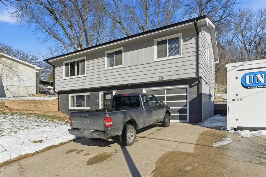 825 Mckenzie Avenue, Council Bluffs, IA 51503 - Image #2