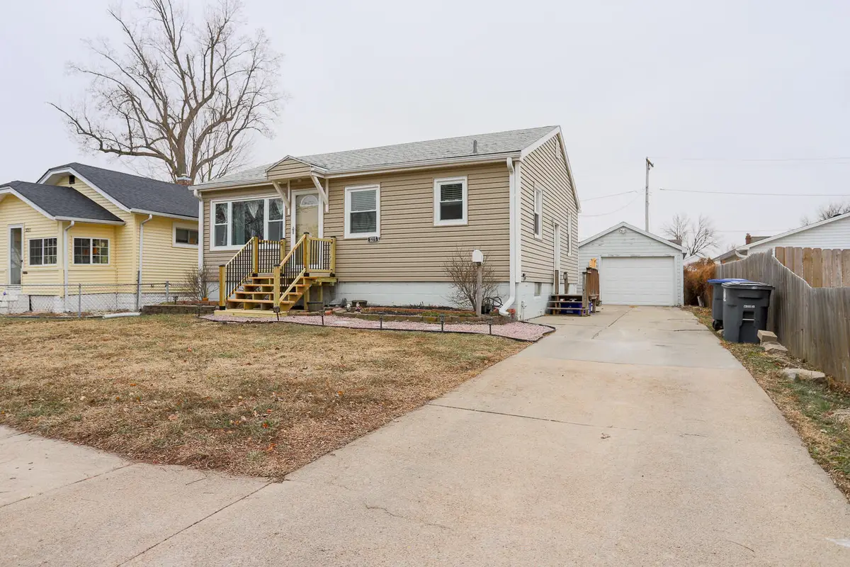 3215 5th Avenue, Council Bluffs, IA 51501 - Image #1