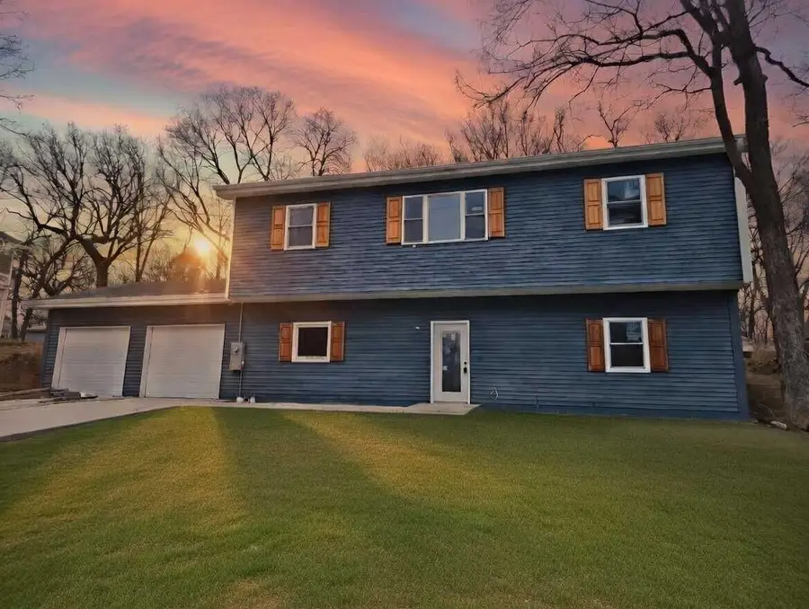 712 Lindberg Drive, Council Bluffs, IA 51503 - Image #2