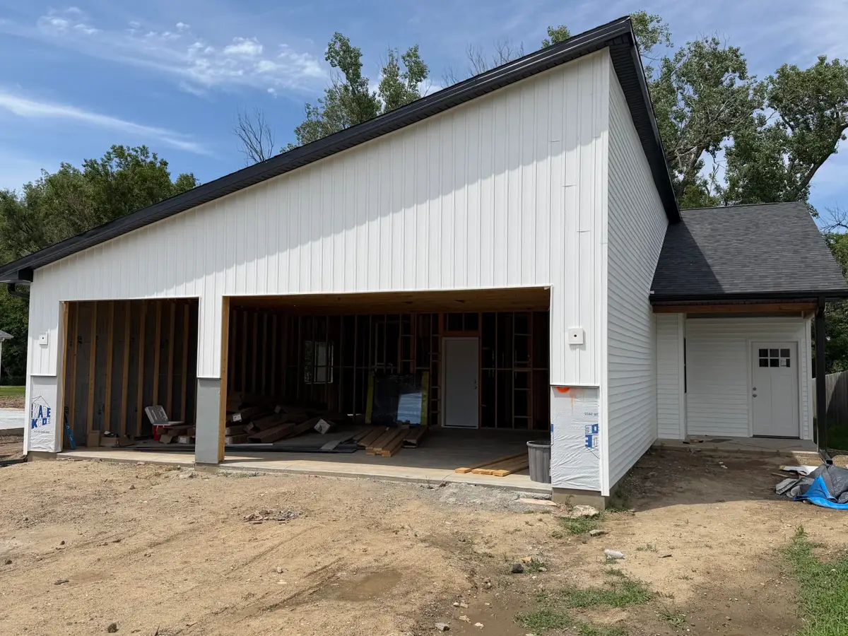 814 14th Avenue, Council Bluffs, IA 51501 - #1