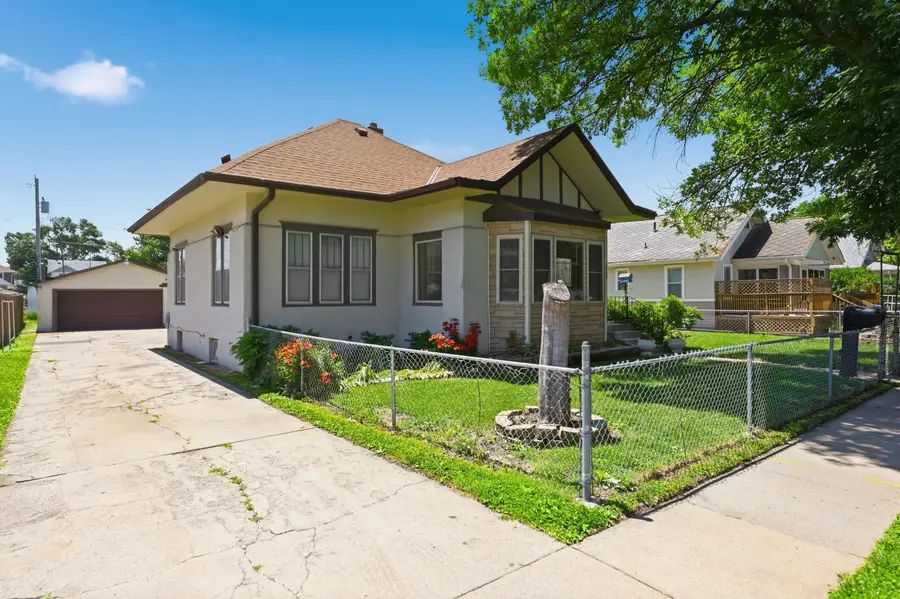 2125 Avenue E, Council Bluffs, IA 51501 - #2