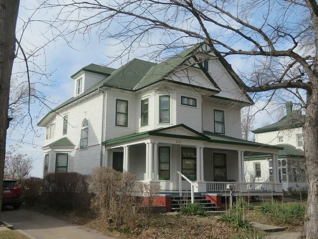 216 Bluff Street, Council Bluffs, IA 51503 - #1