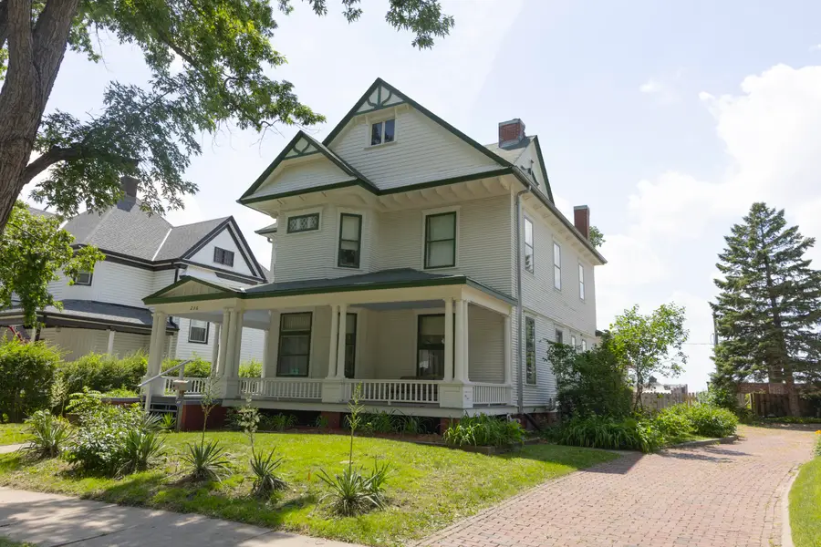 216 Bluff Street, Council Bluffs, IA 51503 - #2