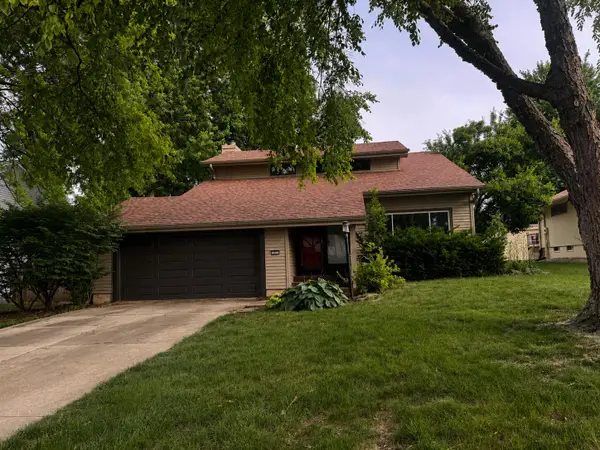 10066 NW 100th Place Place, West Des Moines, IA 50325