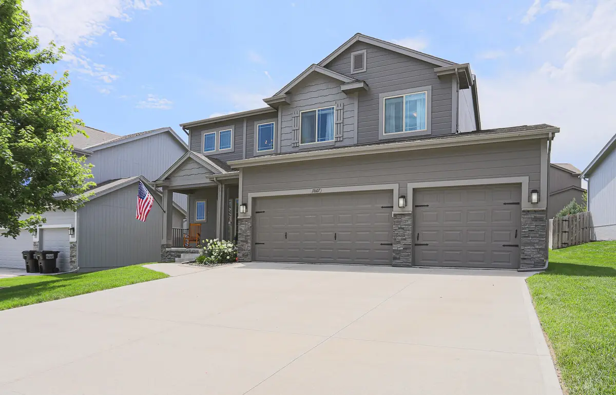 18607 Blackwalnut Street, Omaha, NE 68136 - #1