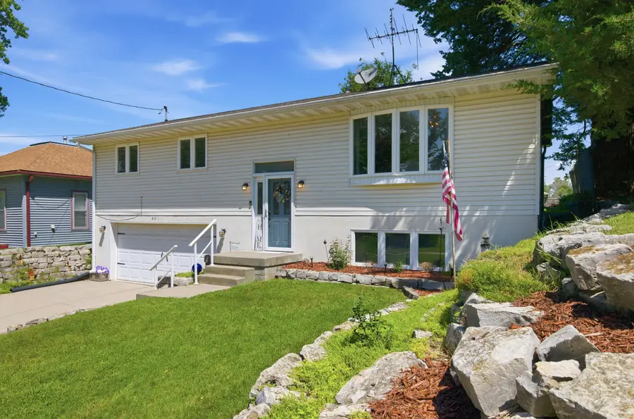 816 Palmer Avenue, Oakland, IA 51560 - #2