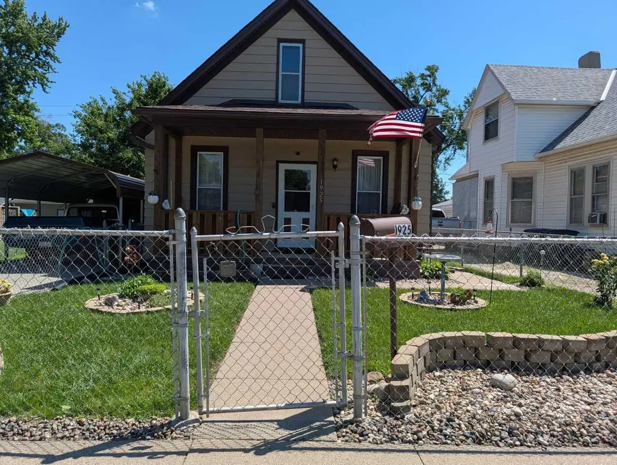 1925 5th Avenue, Council Bluffs, IA 51501 - #1