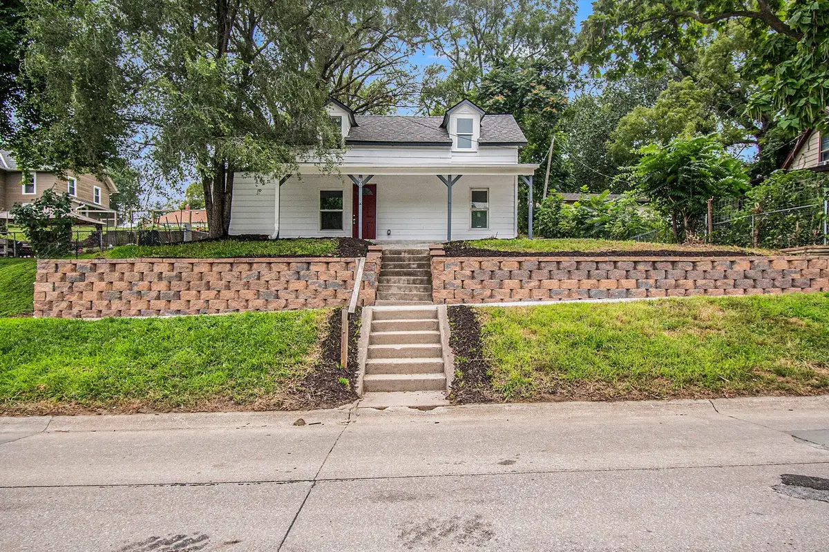 206 N Linn Street, Glenwood, IA 51534 - #1