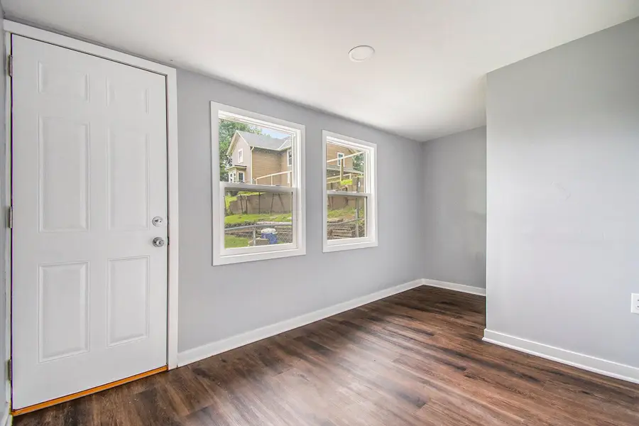 206 N Linn Street, Glenwood, IA 51534 - #3