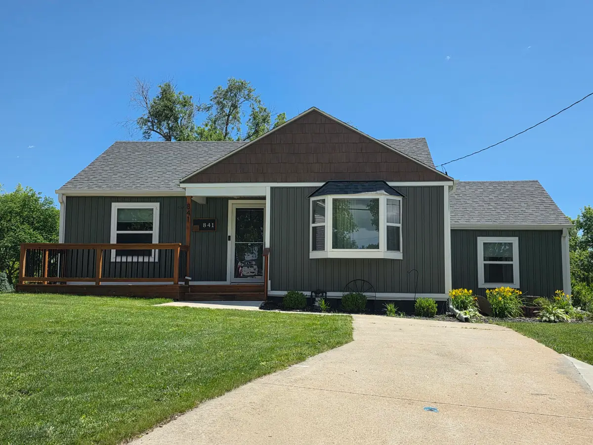 841 Palmer Street, Oakland, IA 51560 - #1