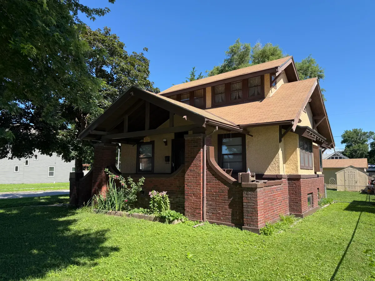 2132 Ave D, Council Bluffs, IA 51501 - #1