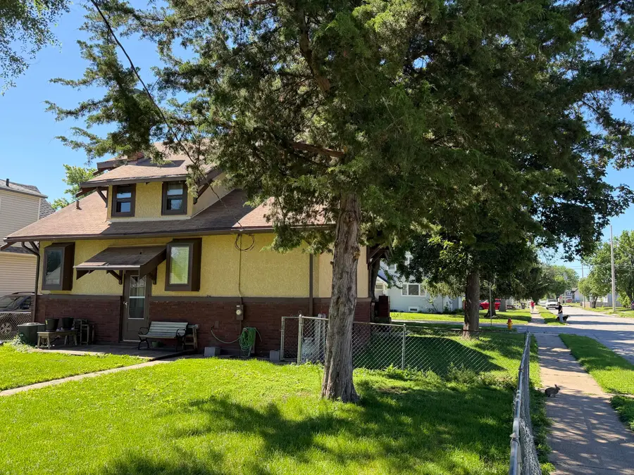 2132 Ave D, Council Bluffs, IA 51501 - #2