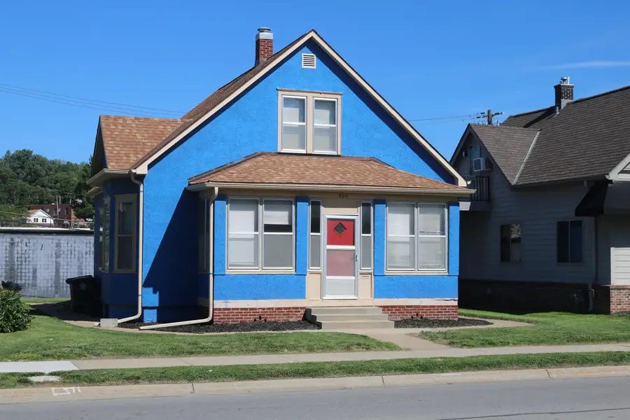 606 E Pierce Street, Council Bluffs, IA 51503 - #2