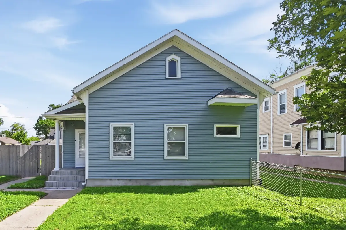819 3rd Avenue, Council Bluffs, IA 51501 - #1